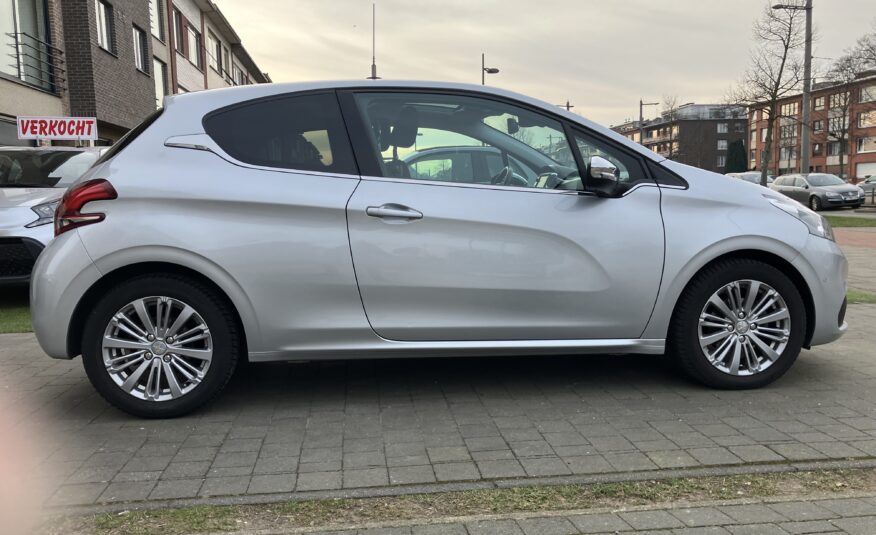 PEUGEOT 208 -AUTOMAAT- VERKOCHT