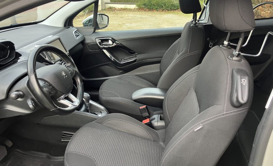 PEUGEOT 208 -AUTOMAAT- VERKOCHT